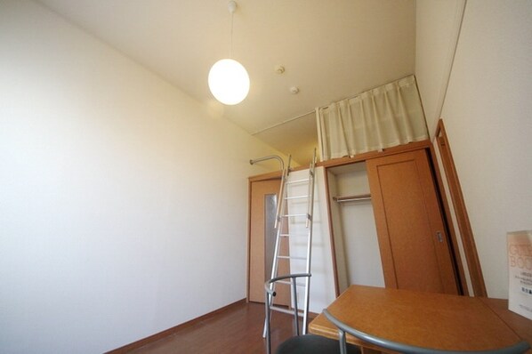 レオパレスフォレストフラワーの物件内観写真